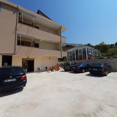 Klevi 3* Vlorë