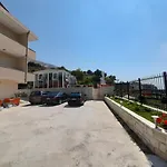 Klevi