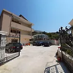 Klevi