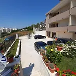 Klevi 3*